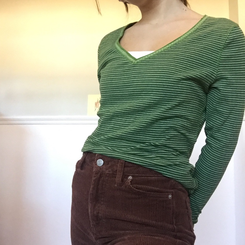 SOLD- GREEN STRIPED VNECK TEE